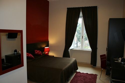 Inncentral Guesthouse Рим Екстериор снимка